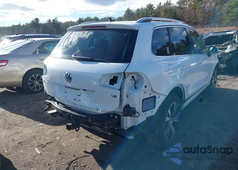 2017 Volkswagen Touareg V6 Wolfsburg Edition z USA, uszkodzony, nr VIN WVGRF7BP1HD001599